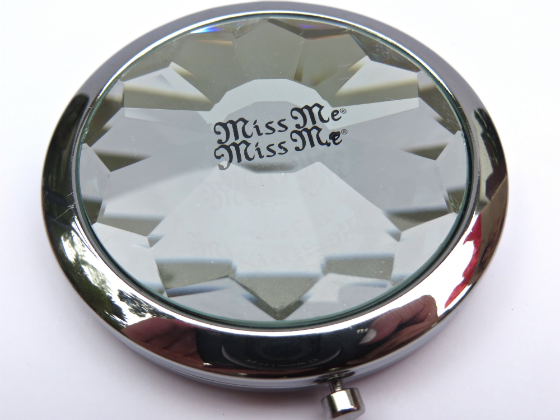 Natural Beauty Giveaway MissMe Mirror