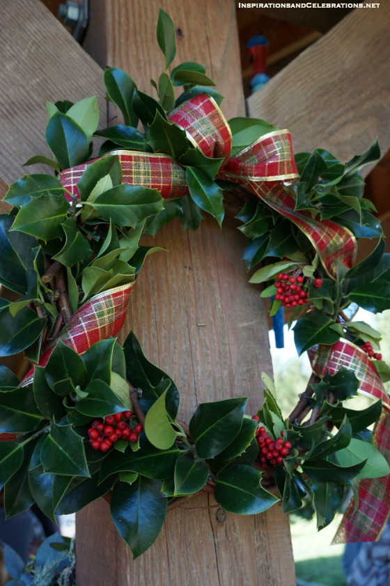 Tutorial on How To Make A DIY Holiday Wreath