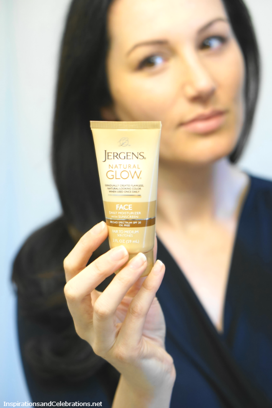 Spring Skincare Guide: How To Get The Perfect Tan with JERGENS® Natural Glow®