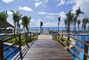 Fabulous Memorial Day Travel Deals You Can't Miss - Grand Oasis Cancun