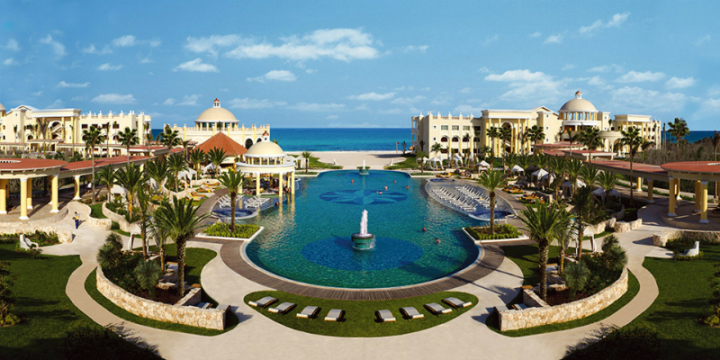 5 Majestic Hotel Pools That You Need To Add To Your Bucket List - Iberostar Grand Hotel Paraiso