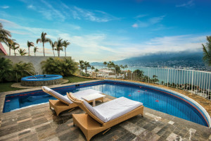 Labor Day Weekend Vacation Ideas - Las Brisas Acapulco