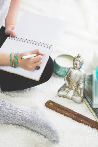 The Guide To Relieving Stress - 5 Meditation Websites and Apps To Help You Feel Calm and Peaceful