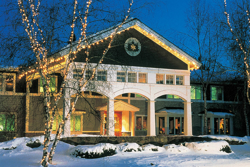 Winter Wonderland Resorts That Brighten Up The Holidays - Stoweflake Mountain Resort
