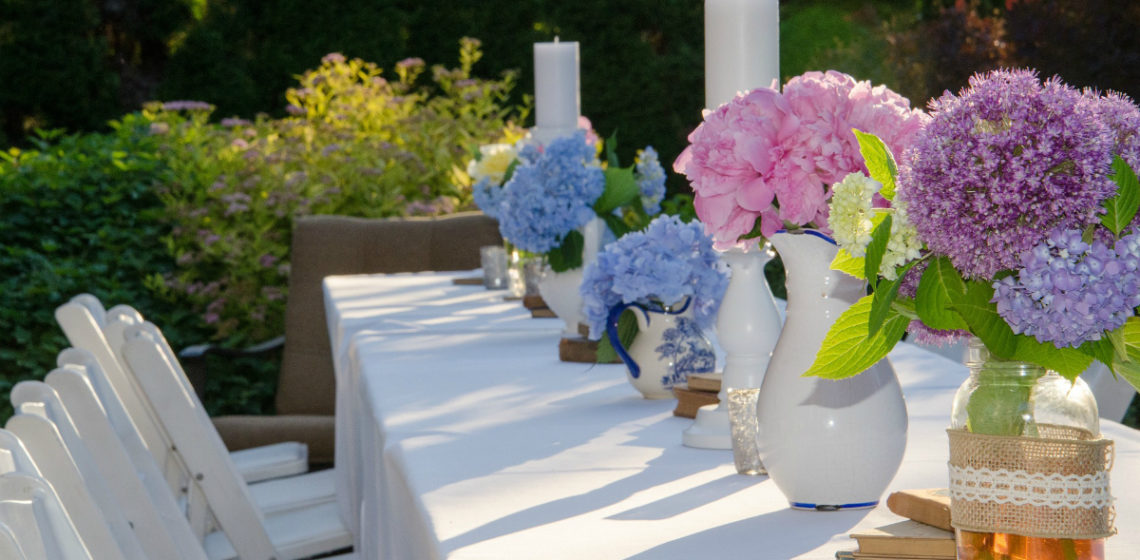 Al Fresco Dining Guide - How To Host a Dinner Party Outdoors