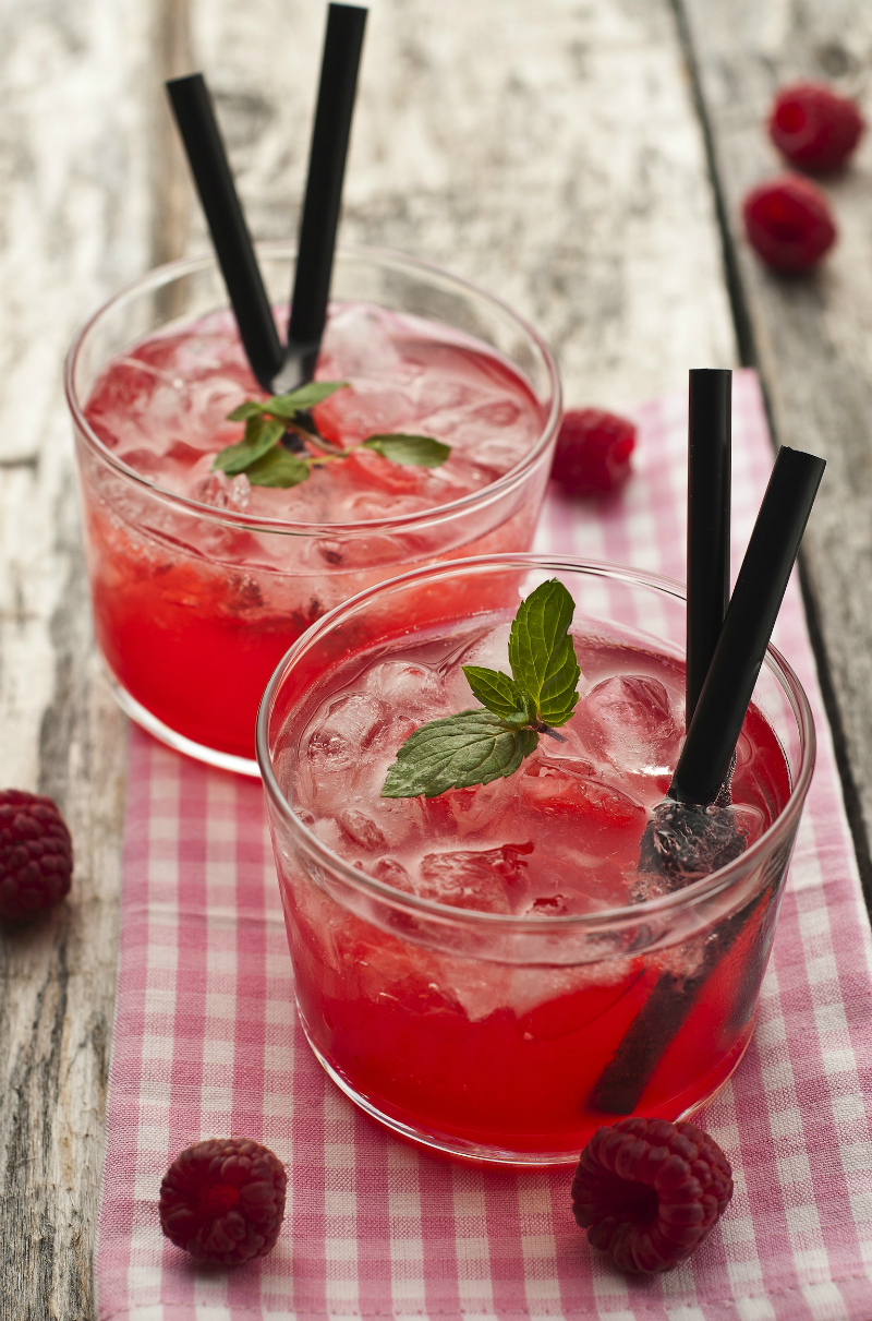 Spring Cocktail Recipes - Raspberry Mint Lemonade