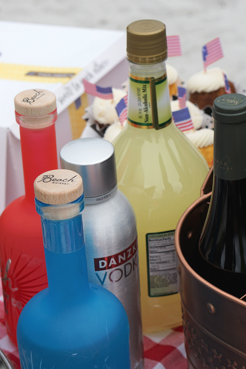 The Ultimate Labor Day Beach Party Tutorial - How To Host a Vintage Inspired Patriotic Party