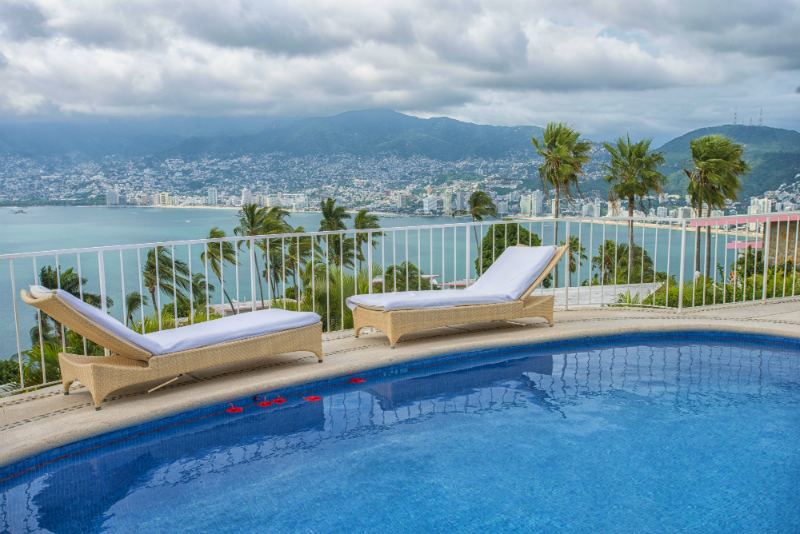 Hot Fall Travel Deals - Las Brisas Acapulco