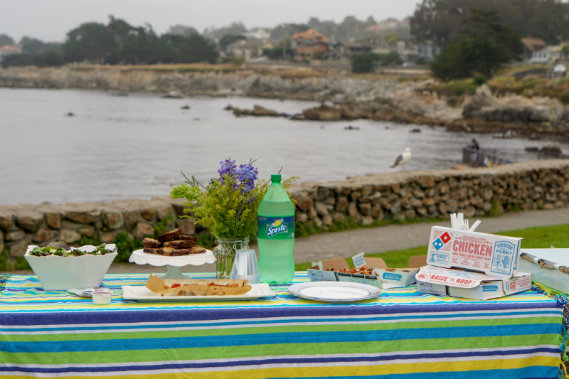 Easy Entertaining Guide - How To Host a Pizza Party in The Park - Domino's Hotspots