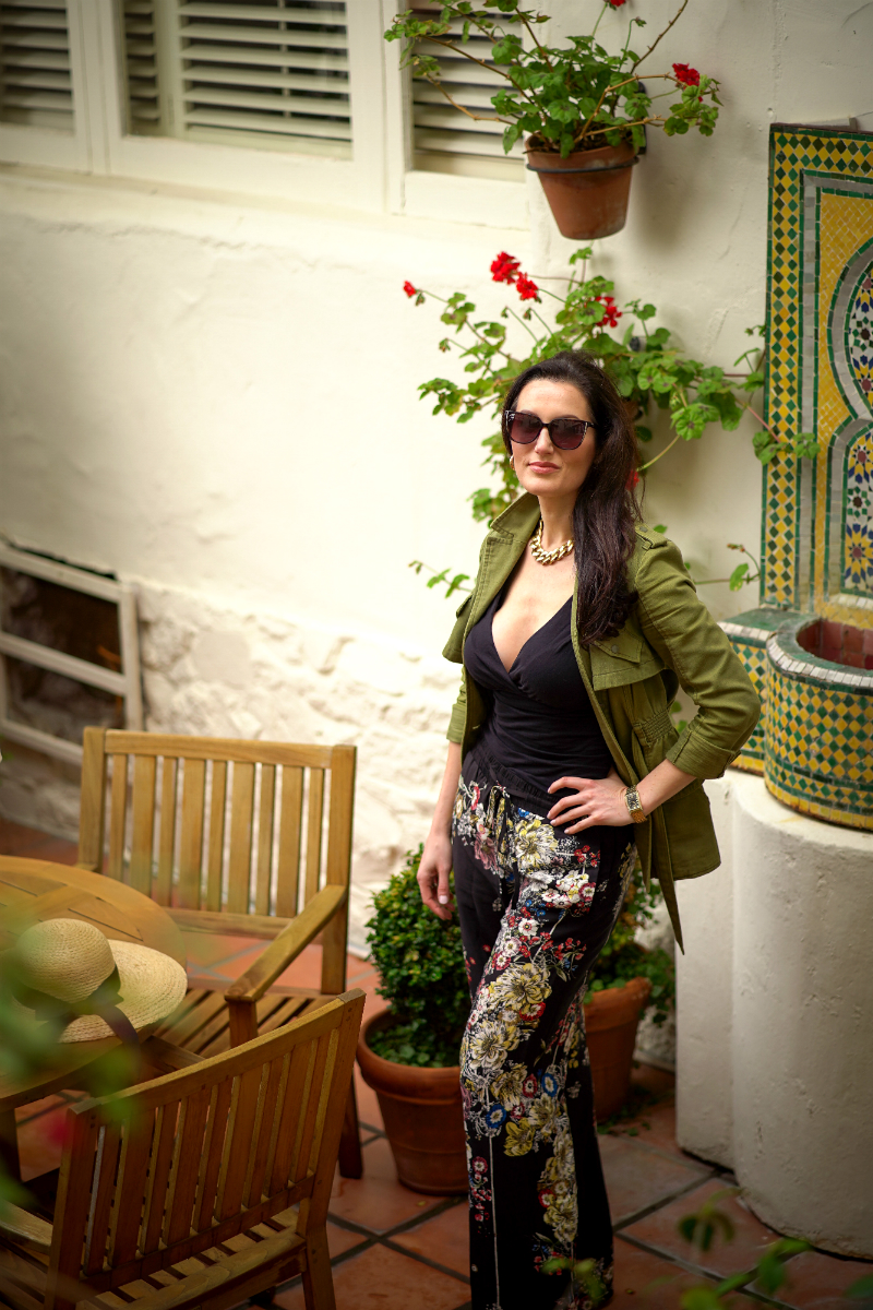 Style Inspiration - A Fun & Floral Spring Vacation Outfit Idea