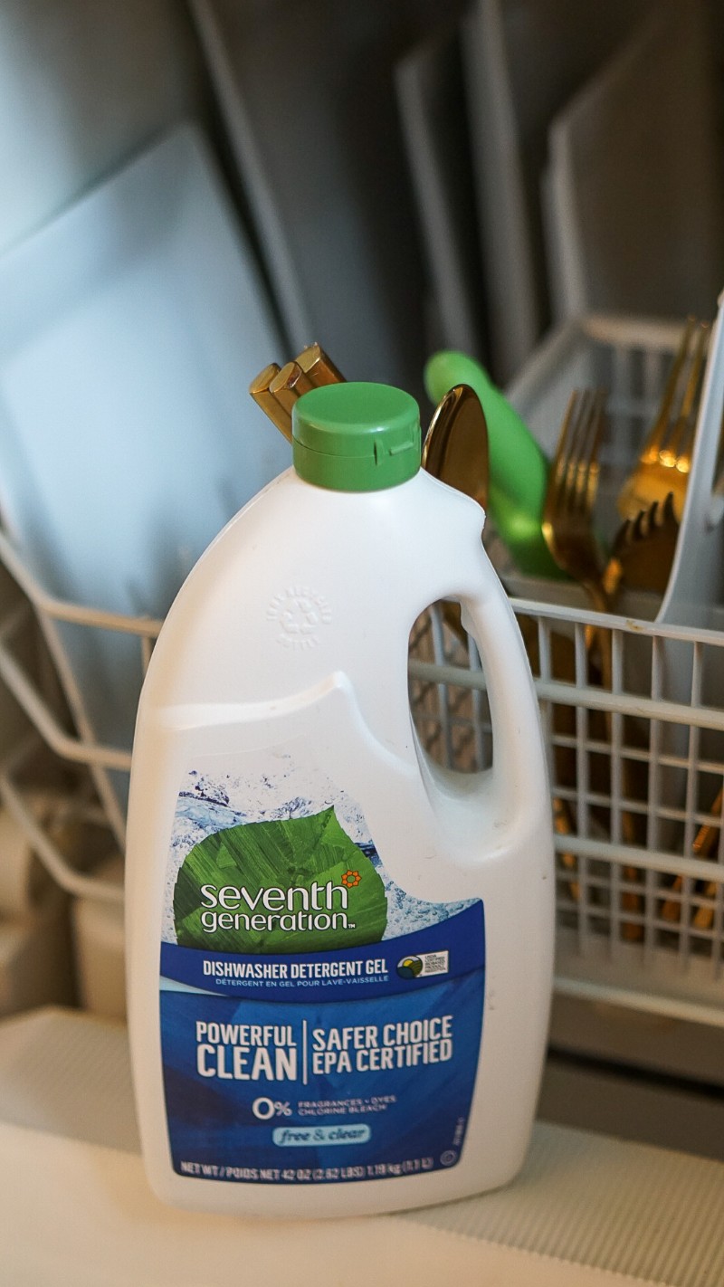 The Best Natural Household Cleaning Products That Are Better For Your Health