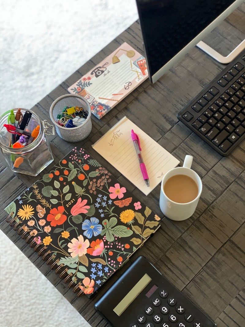 Easy Ways To Make a Pretty and Organized Home Office