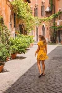Destination Dress Code - Fashion Tips for What to Wear in Tuscany Italy