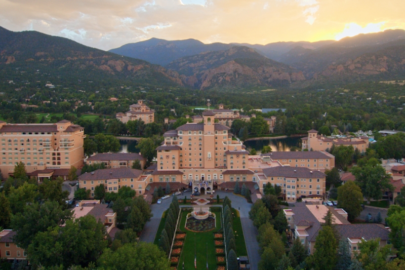 Embrace Autumn in Style 5 Luxury Hotels Offering Unforgettable Fall Experiences - Image Credit - The Broadmoor
