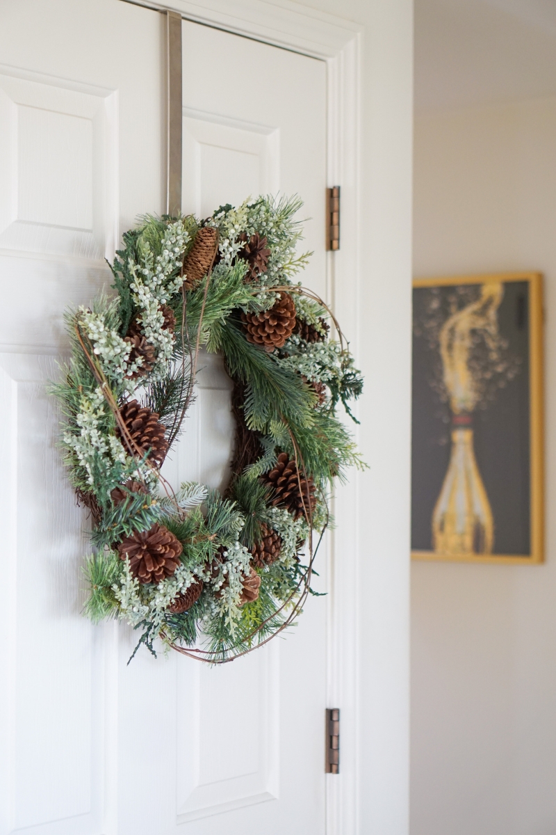 Holiday Decorating Ideas That Create a Cozy & Chic Home