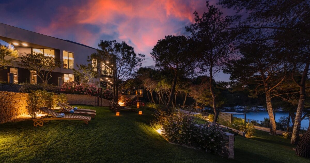 Vacation House Example 3 Luxury Vacation Home Rental Agencies That Will Elevate Your Family ...