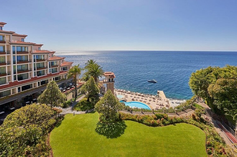 Top 10 Tripadvisor Travelers’ Choice Awards for the Best Luxury Hotels to Visit in 2026 - Hotel The Cliff Bay