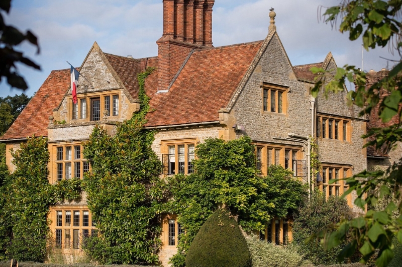 Top 10 Tripadvisor Travelers’ Choice Awards for the Best Luxury Hotels to Visit in 2026 - Le Manoir aux Quat’Saisons, A Belmond Hotel